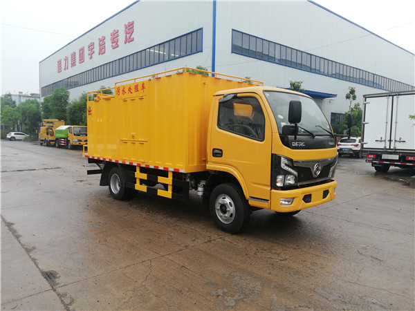 東風(fēng)小多利卡藍(lán)牌污水處理車