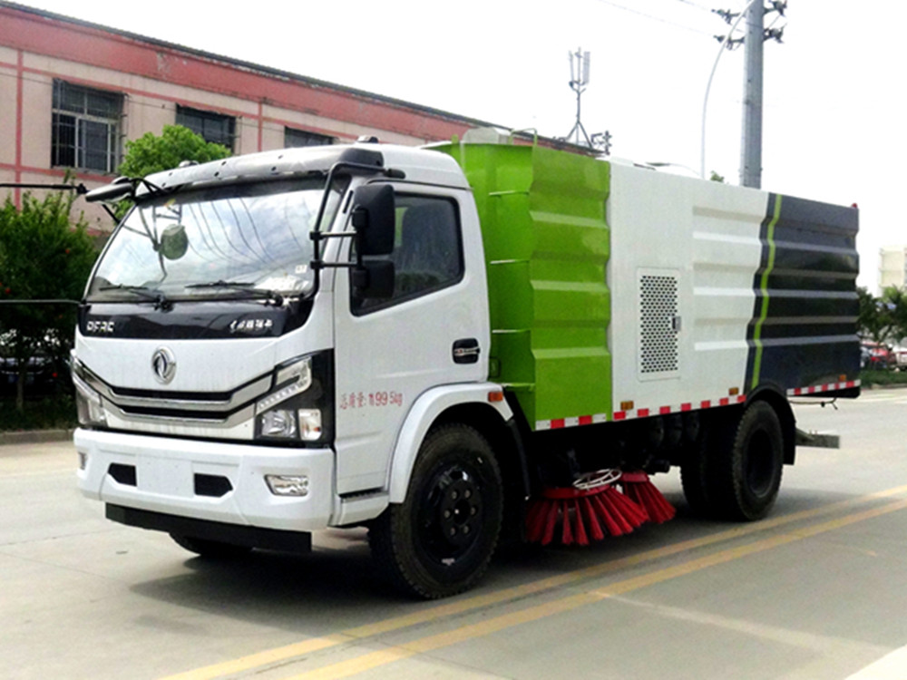 東風(fēng)大多利卡掃路車(chē)國(guó)VI