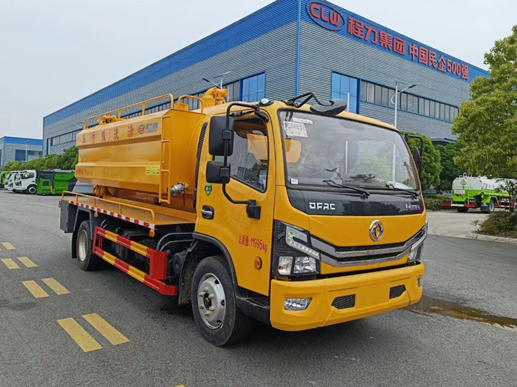 東風(fēng)大多利卡10方清洗吸污車(chē)